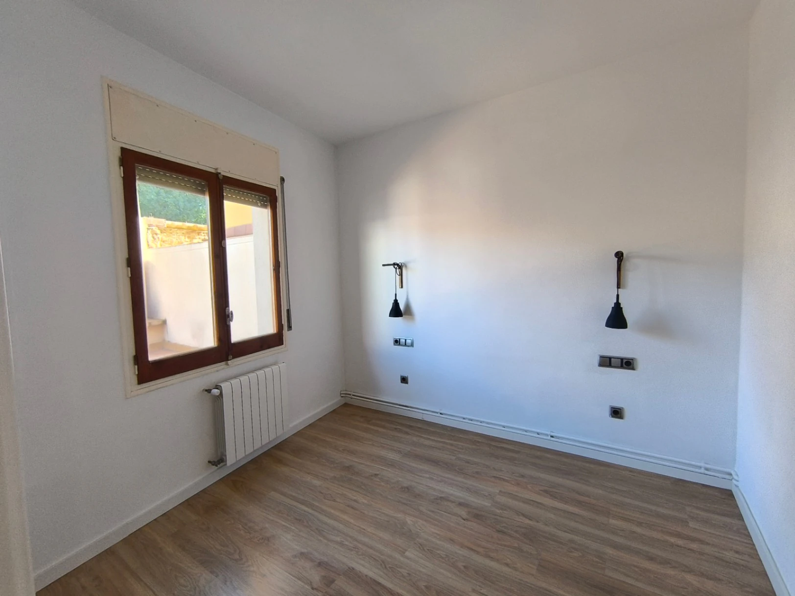 9965 - Casa de pueblo con posibilidad de dos viviendas y terraza.