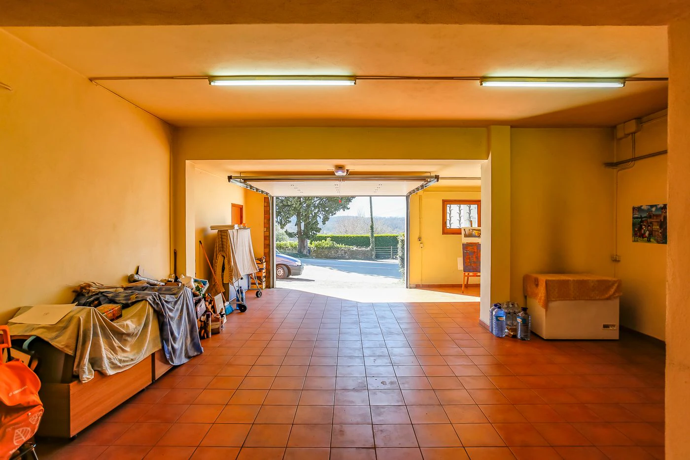 8796 - House with garden and elevator in Olot
