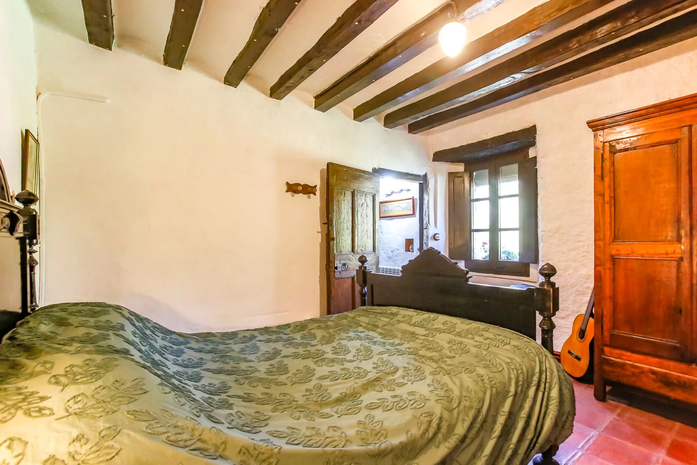 5936 - Masia con encanto con riera que recorre la finca