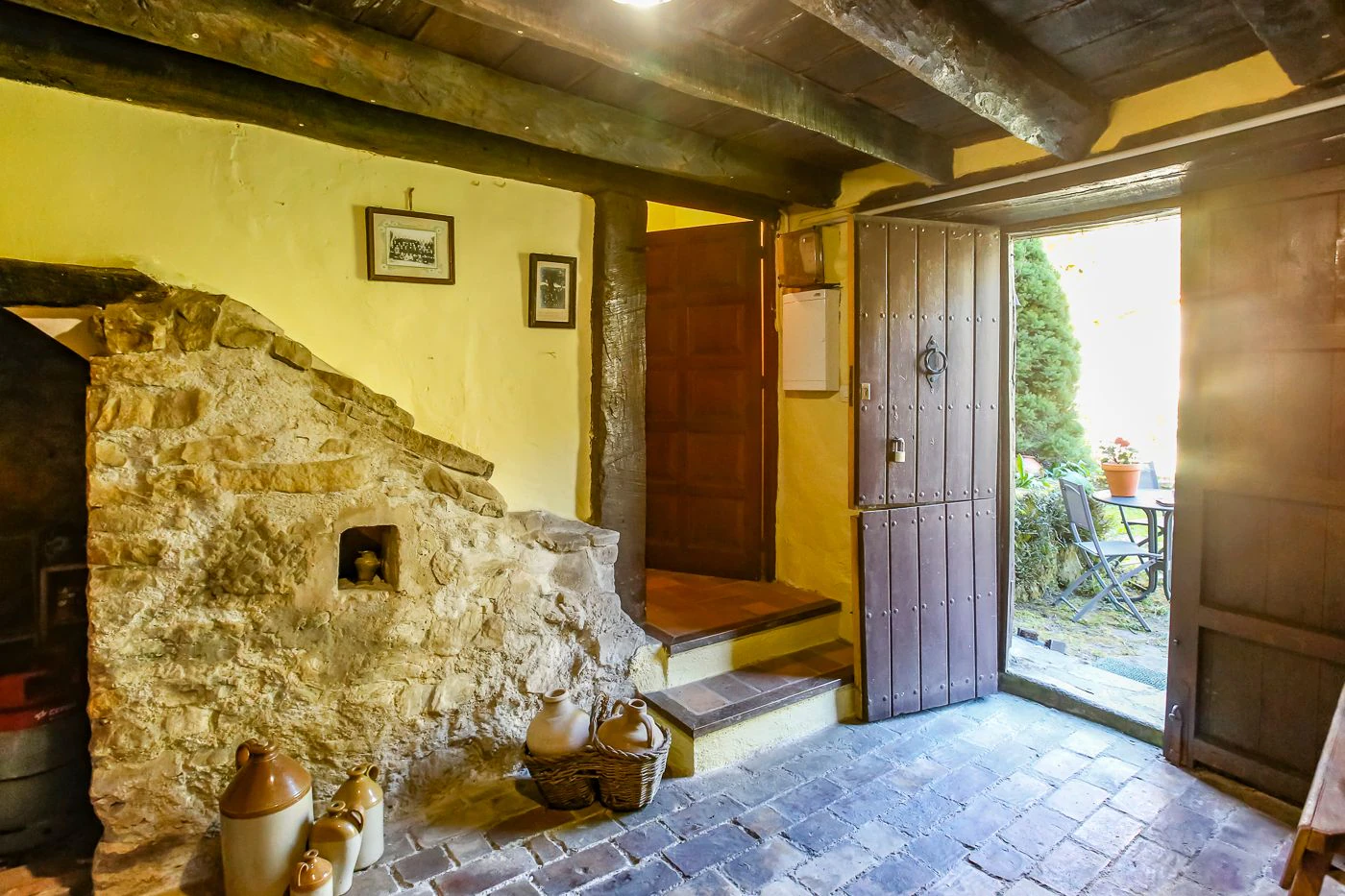 5936 - Masia con encanto con riera que recorre la finca