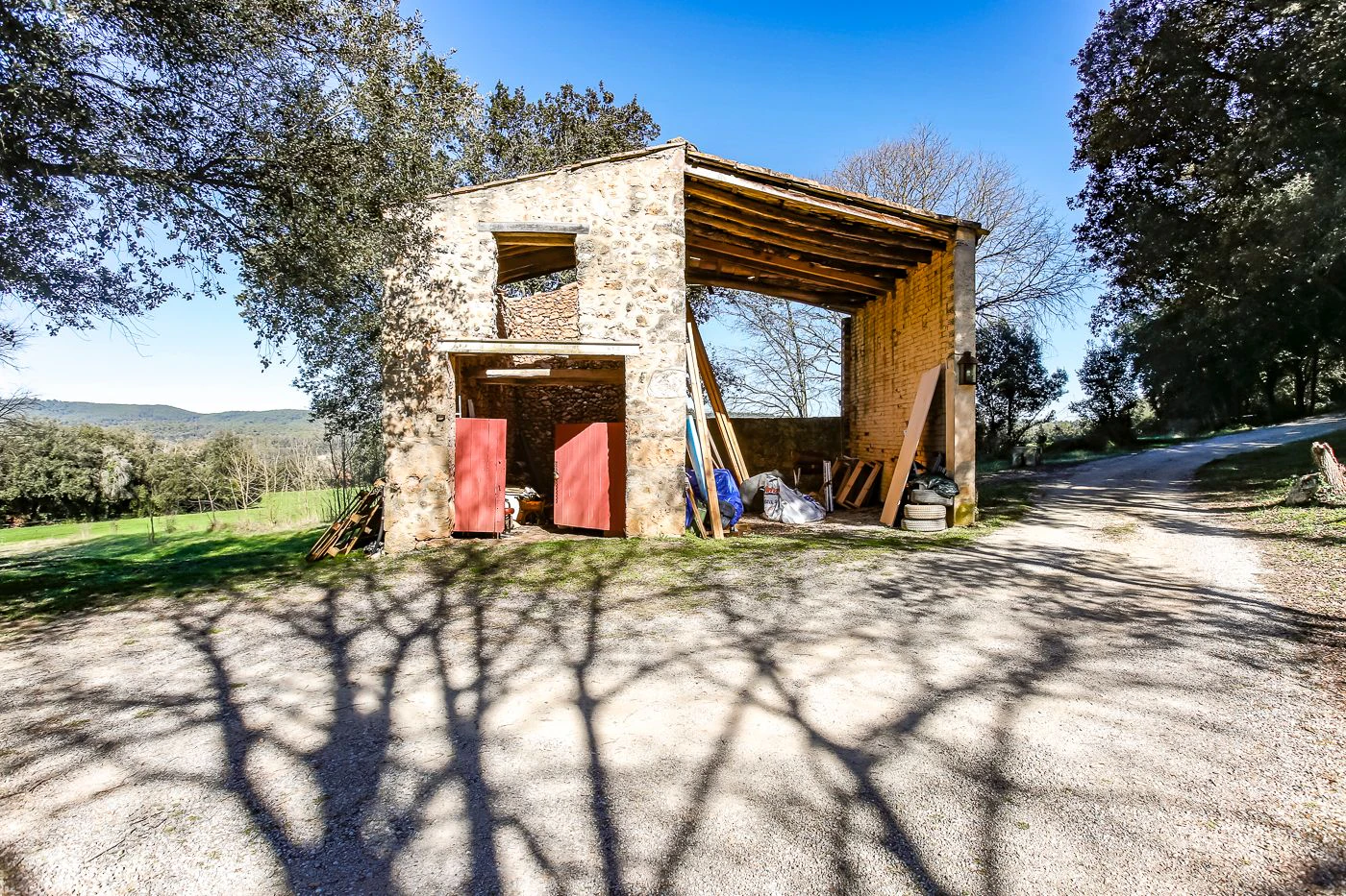 2179 - Masía rehabilitada en el Pla de l’Estany