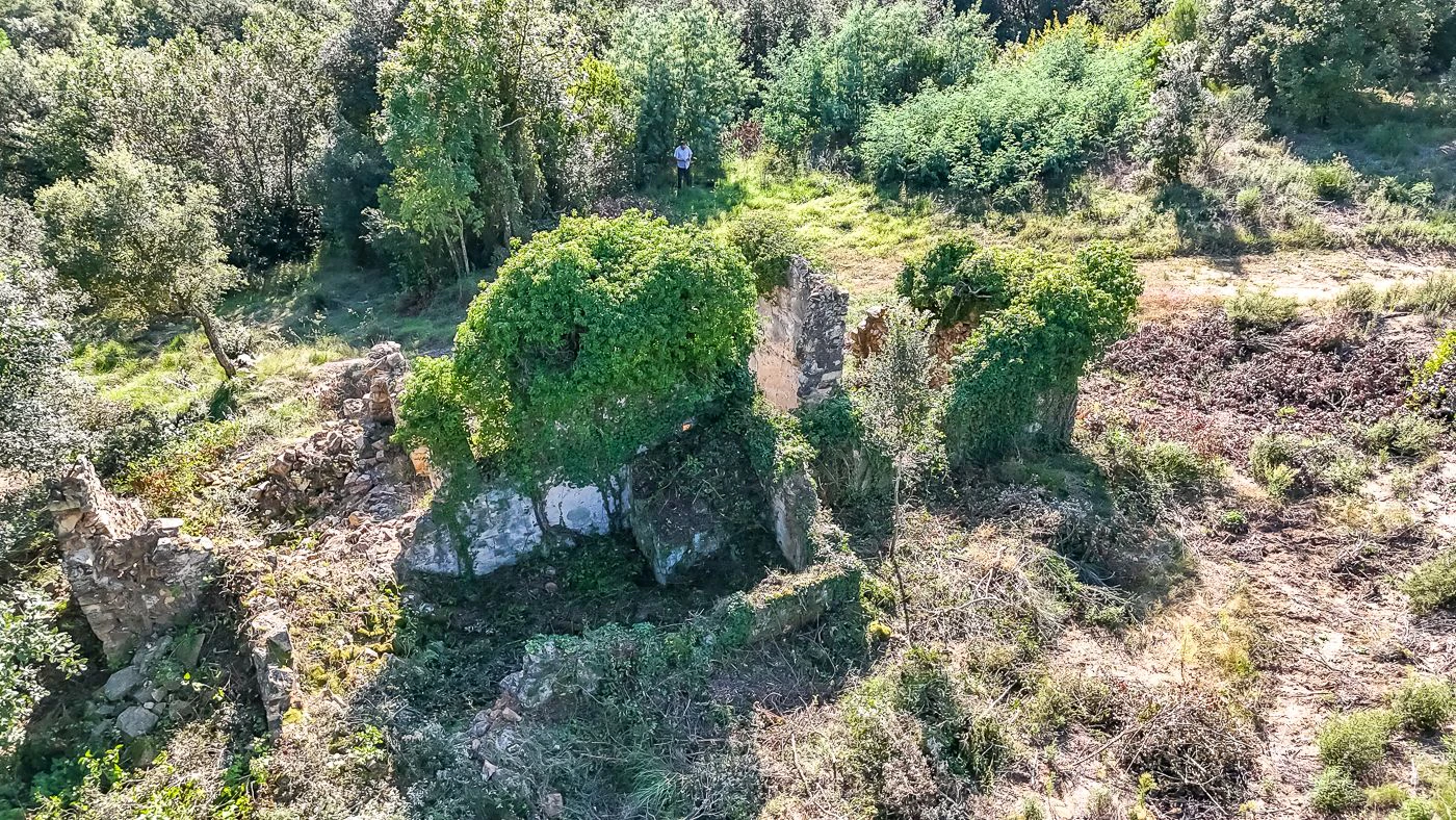 2172 - Masía en ruinas con posibilidad de edificar 250 m2 de vivienda