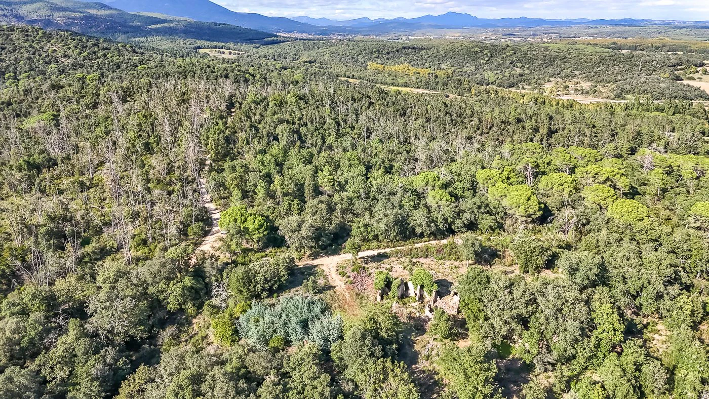 2172 - Masía en ruinas con posibilidad de edificar 250 m2 de vivienda