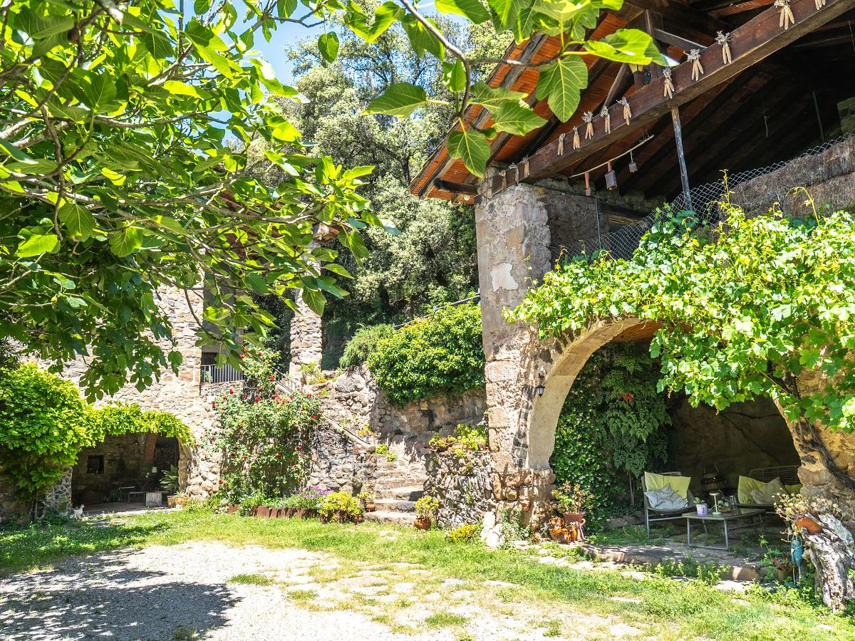 9852 - Masía con encanto en la Garrotxa con licencia de turismo rural