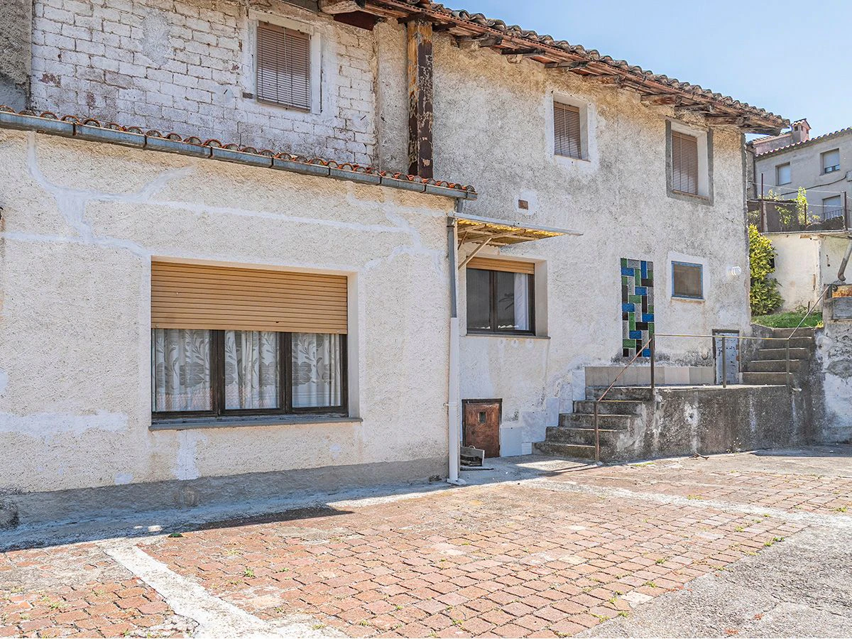 4226 - House in the urban center in the Vall d'en Bas