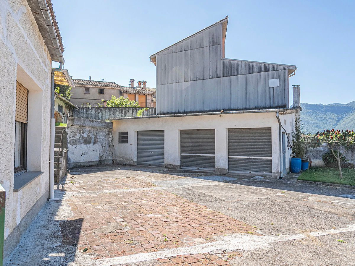 4226 - House in the urban center in the Vall d'en Bas