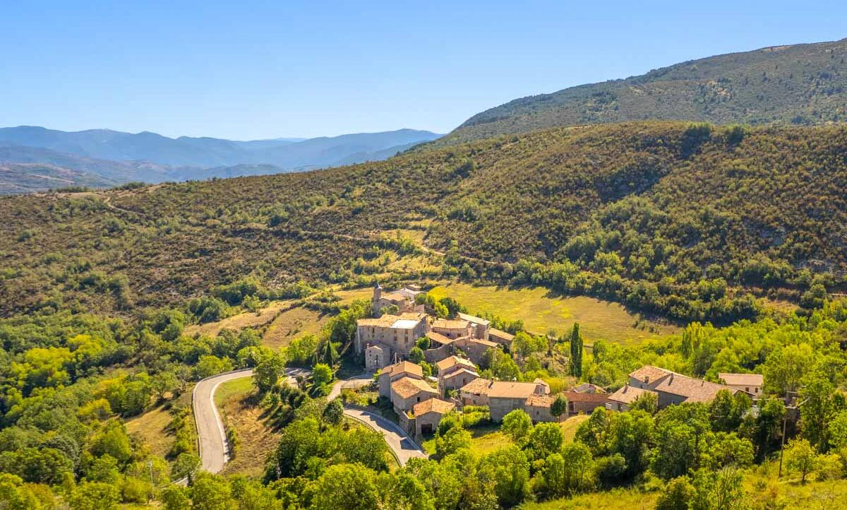9352 - Casa de pueblo con vista de ensueño en el pueblo de Perves.