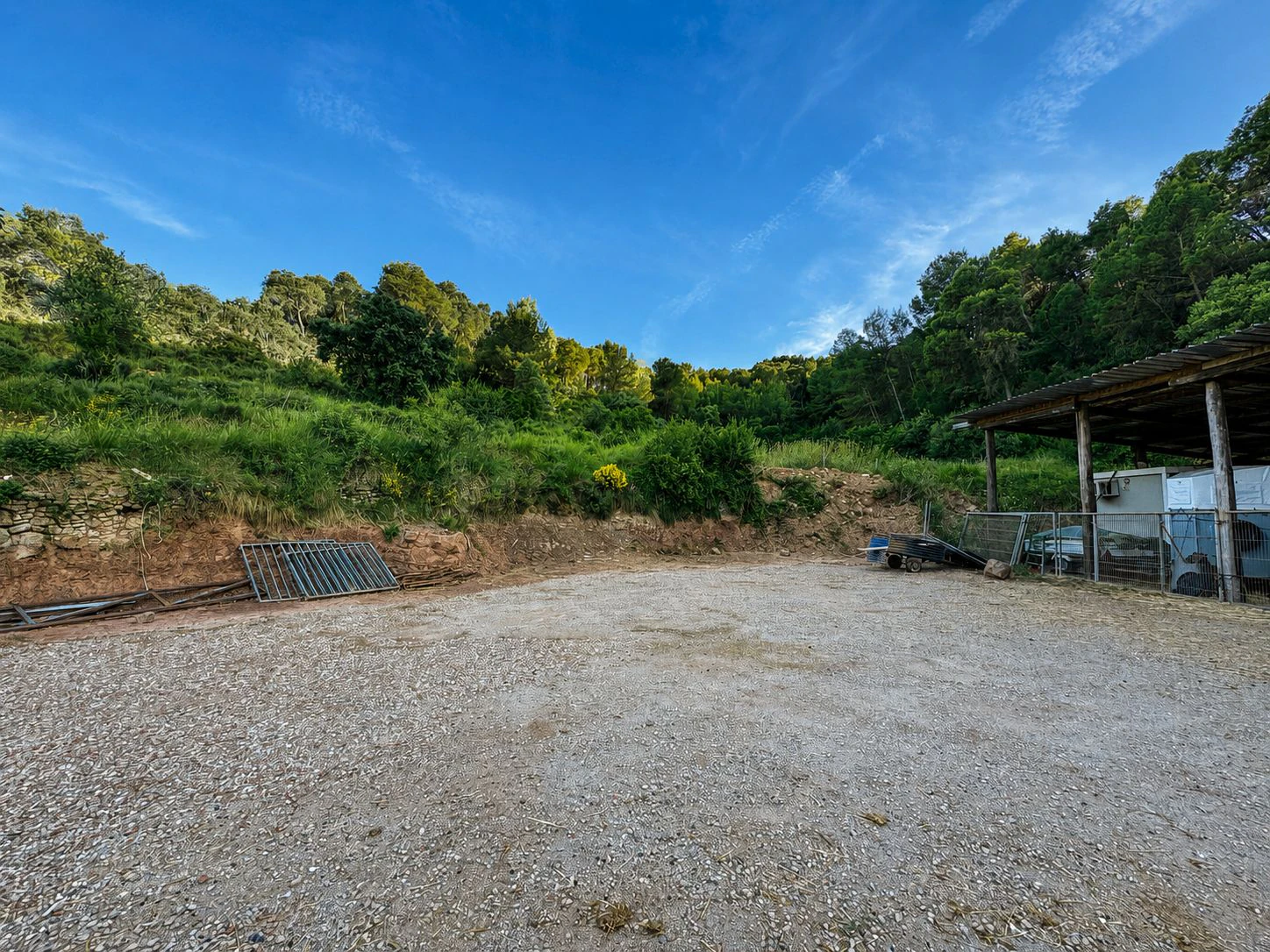 Finca rústica con caseta y cuadra