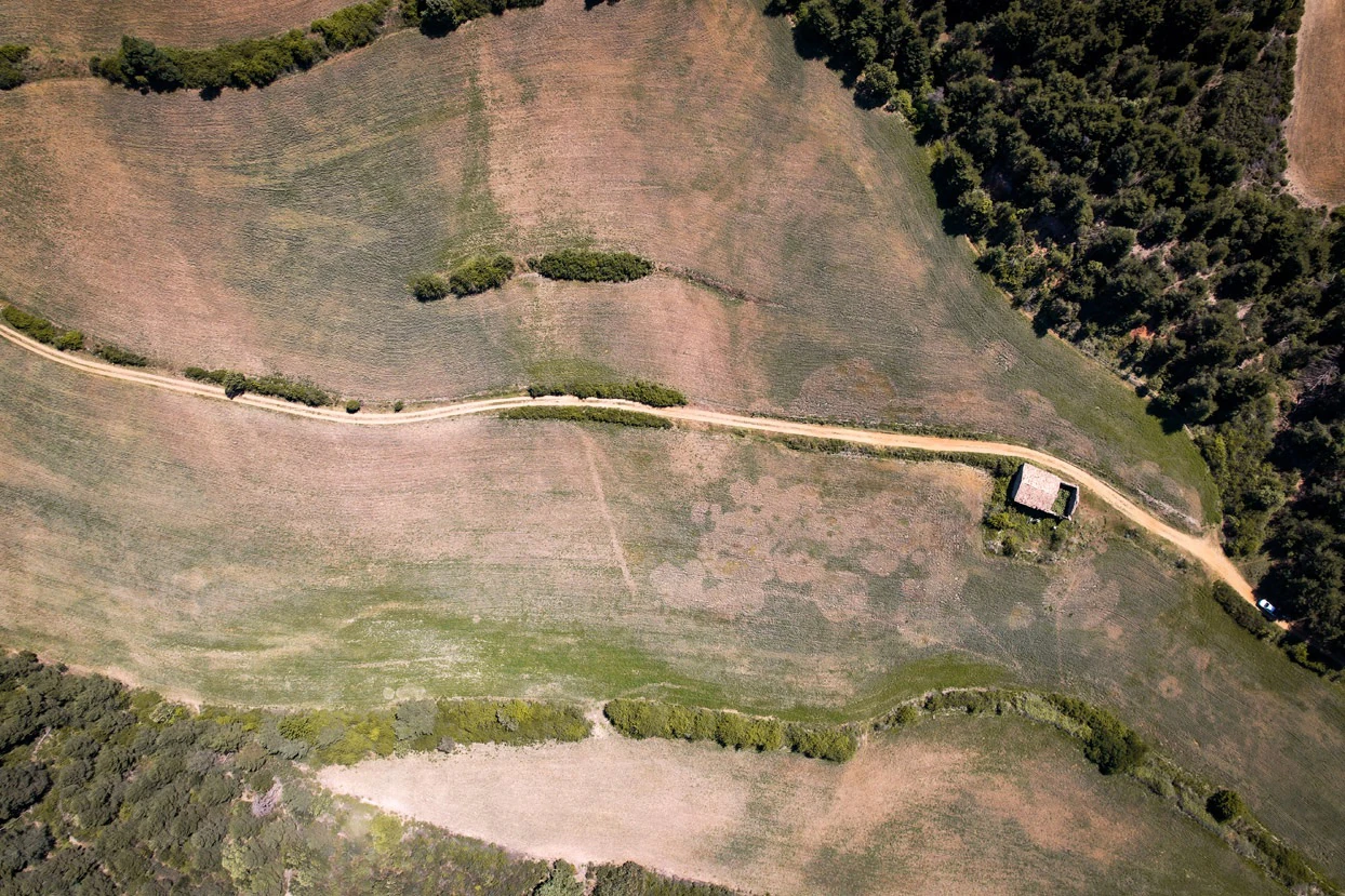 Finca con 350 hectáreas y varias construcciones