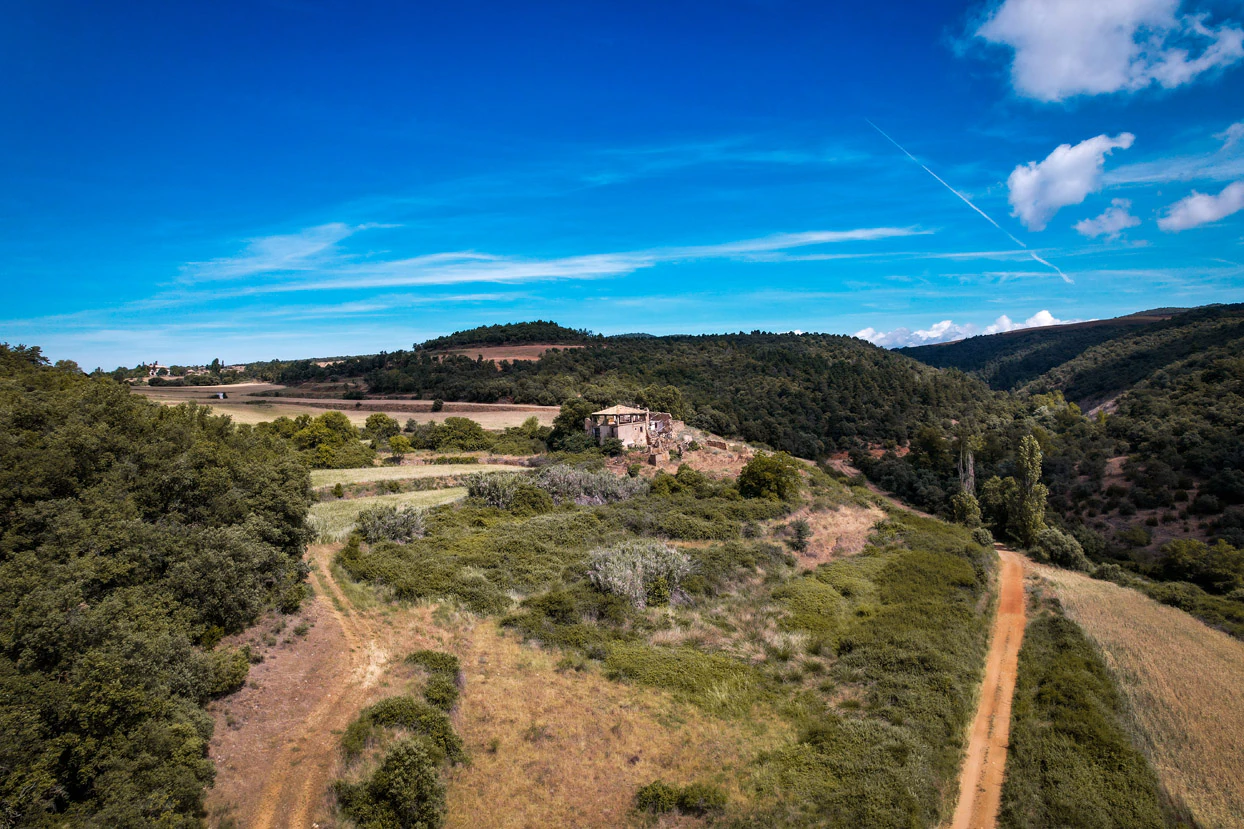 Finca con 350 hectáreas y varias construcciones