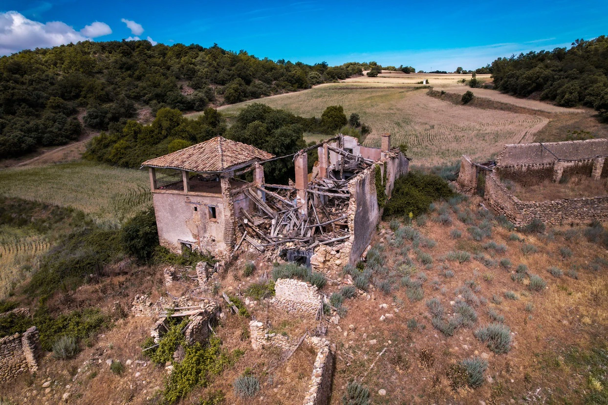 Finca con 350 hectáreas y varias construcciones