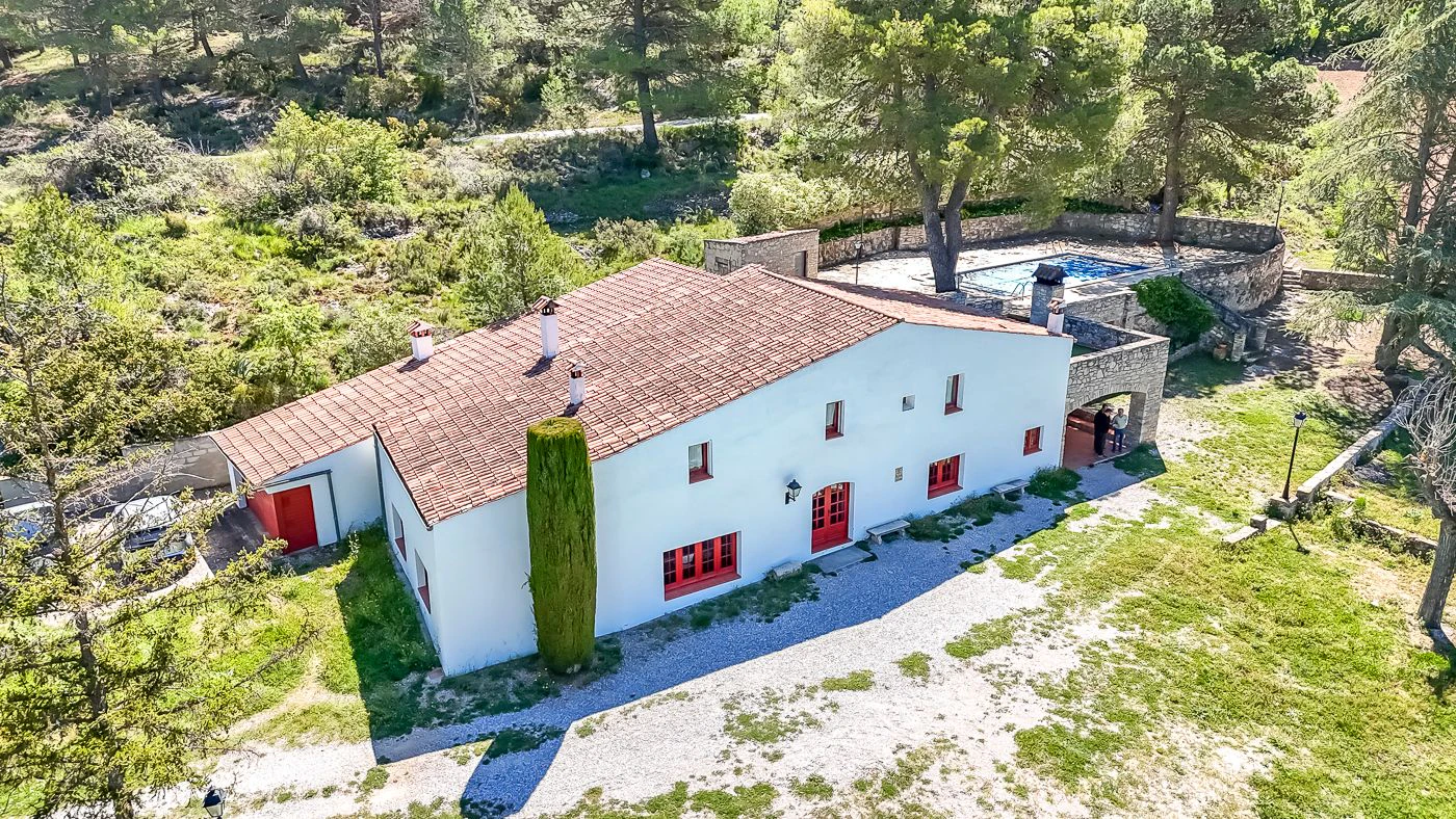 Masía con licencia turística en venta