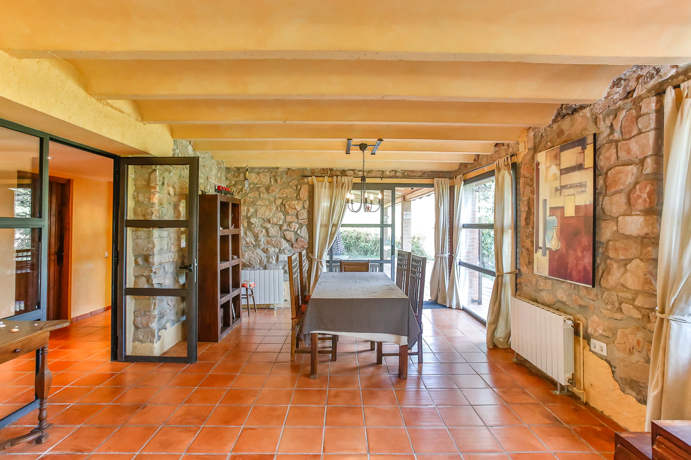Preciosa masía restaurada con apartamento de invitados