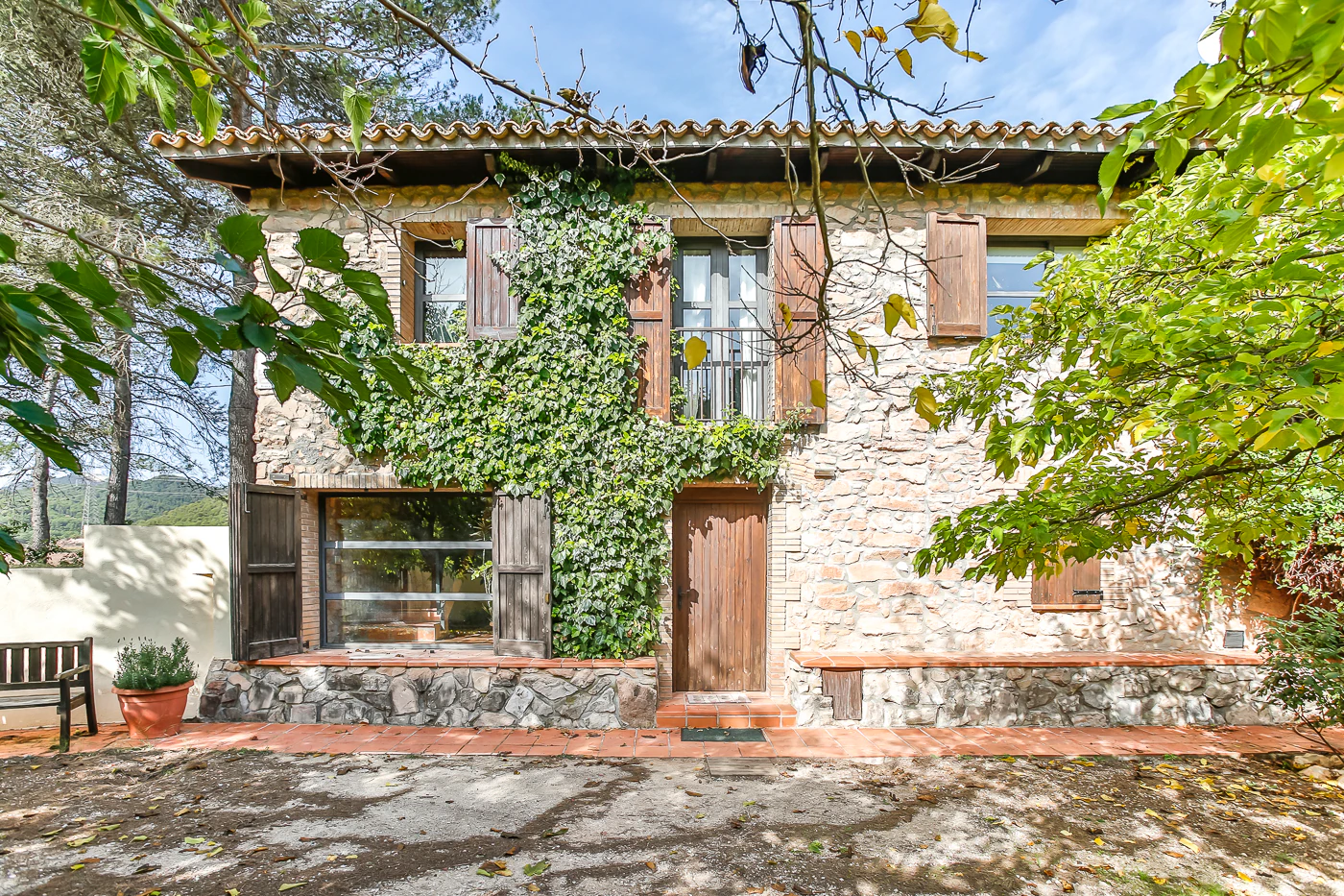 Preciosa masía restaurada con apartamento de invitados