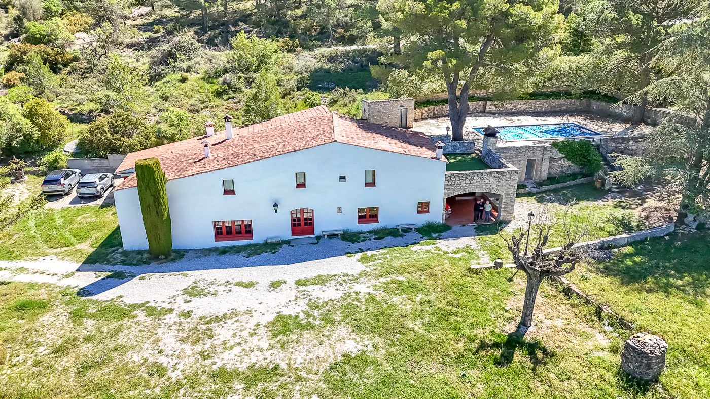 Masía con licencia turística en venta
