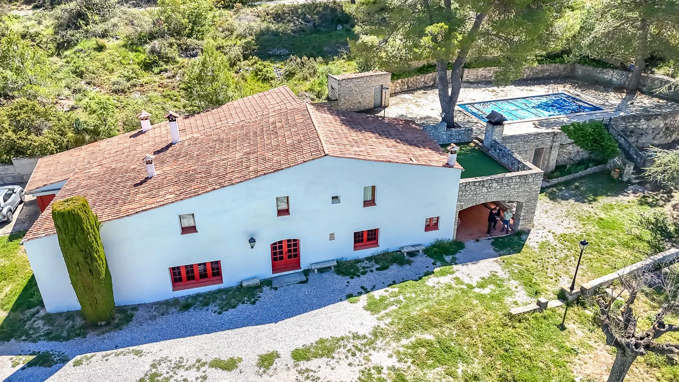 Masía con licencia turística en venta