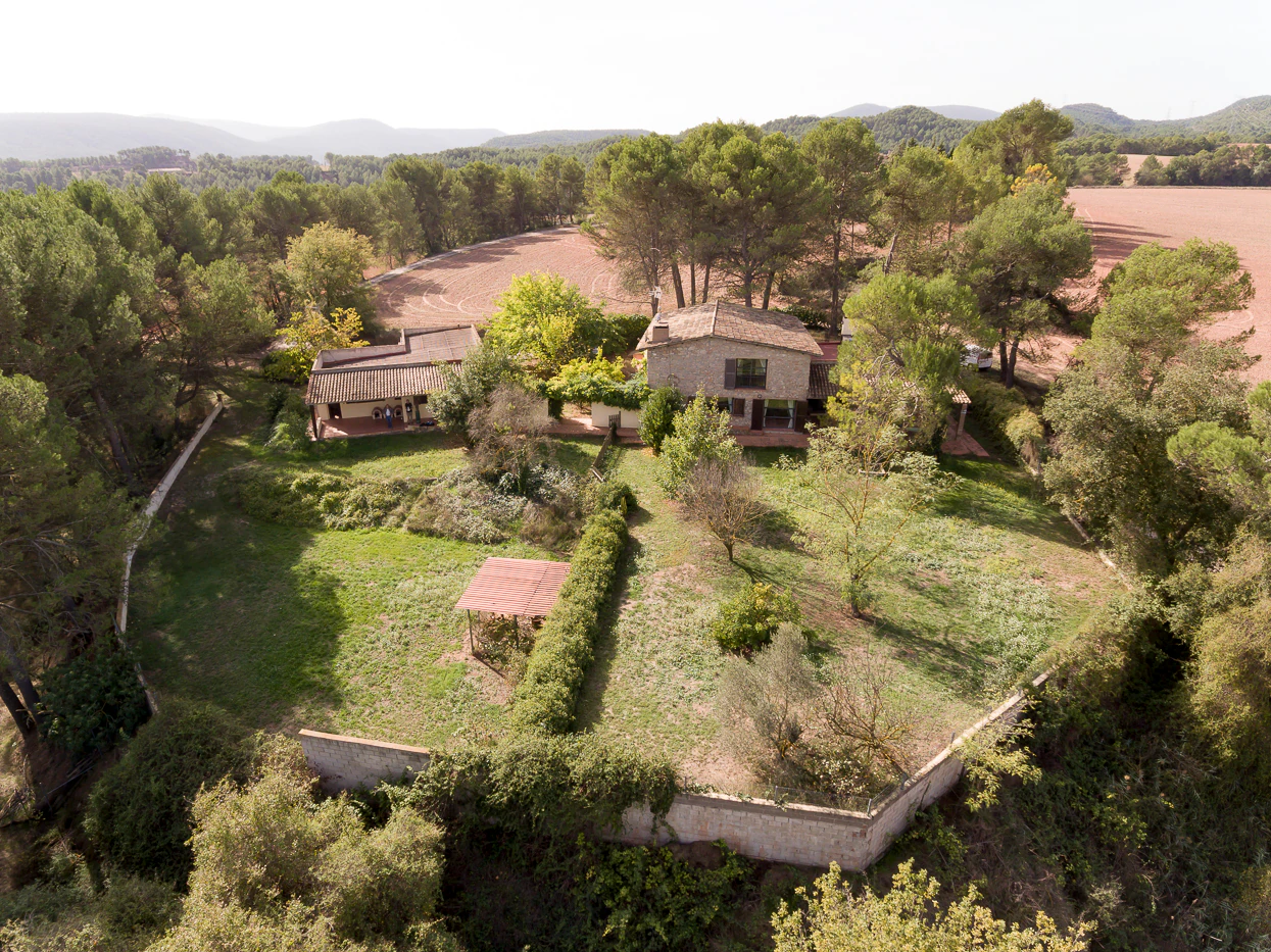 Preciosa masía restaurada con apartamento de invitados