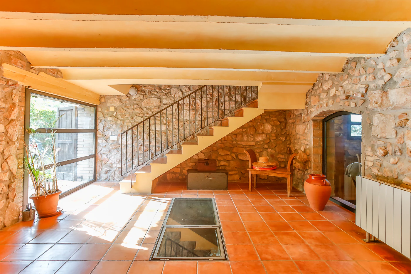 Preciosa masía restaurada con apartamento de invitados