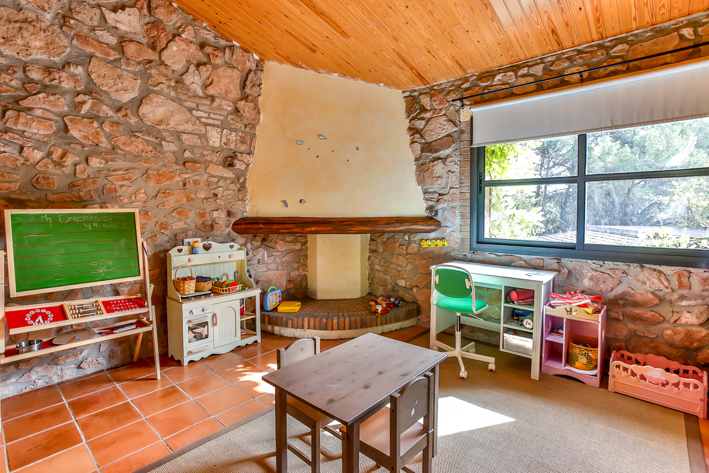 Preciosa masía restaurada con apartamento de invitados
