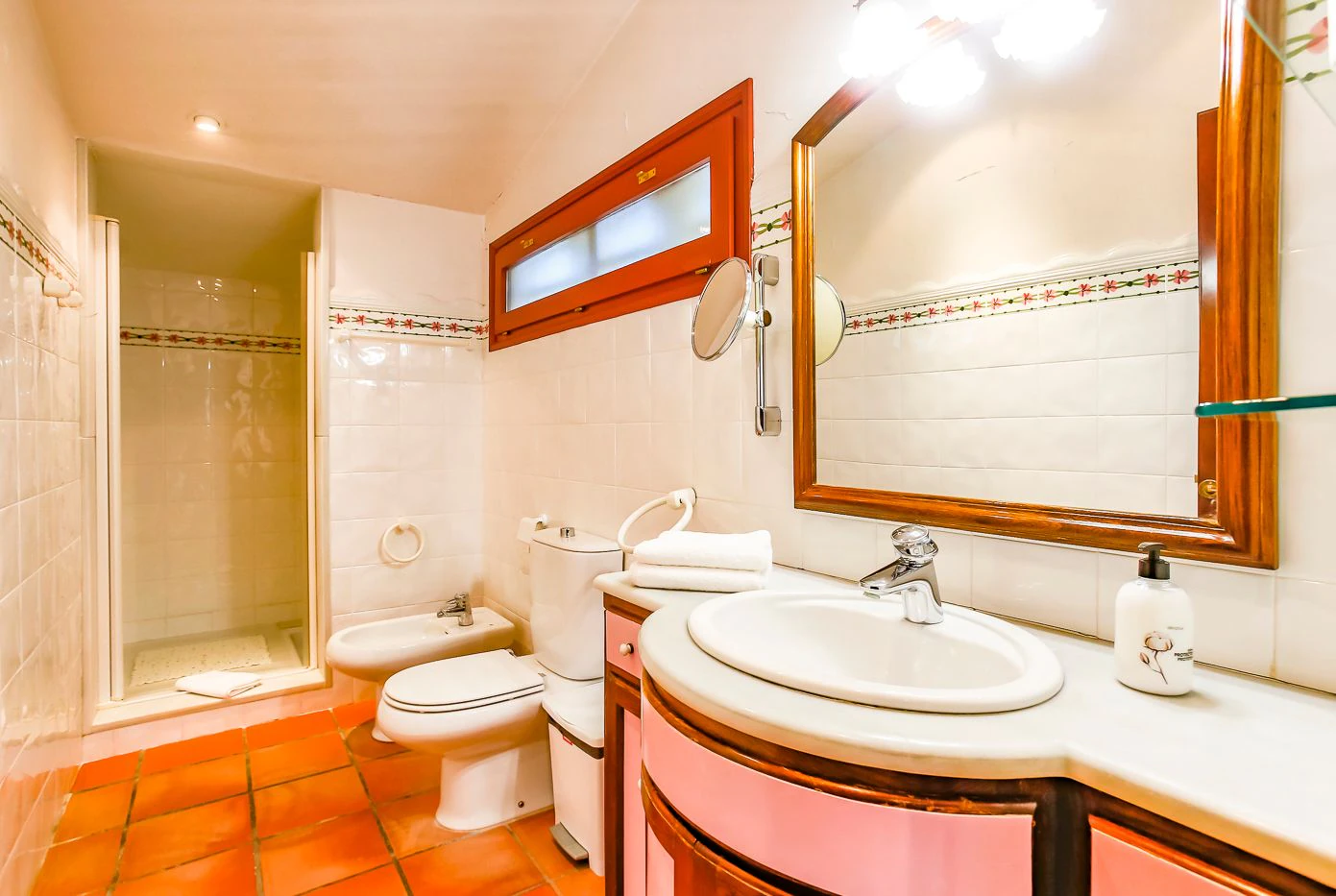 Masía con licencia turística en venta
