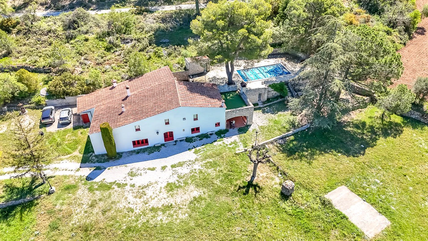 Masía con licencia turística en venta