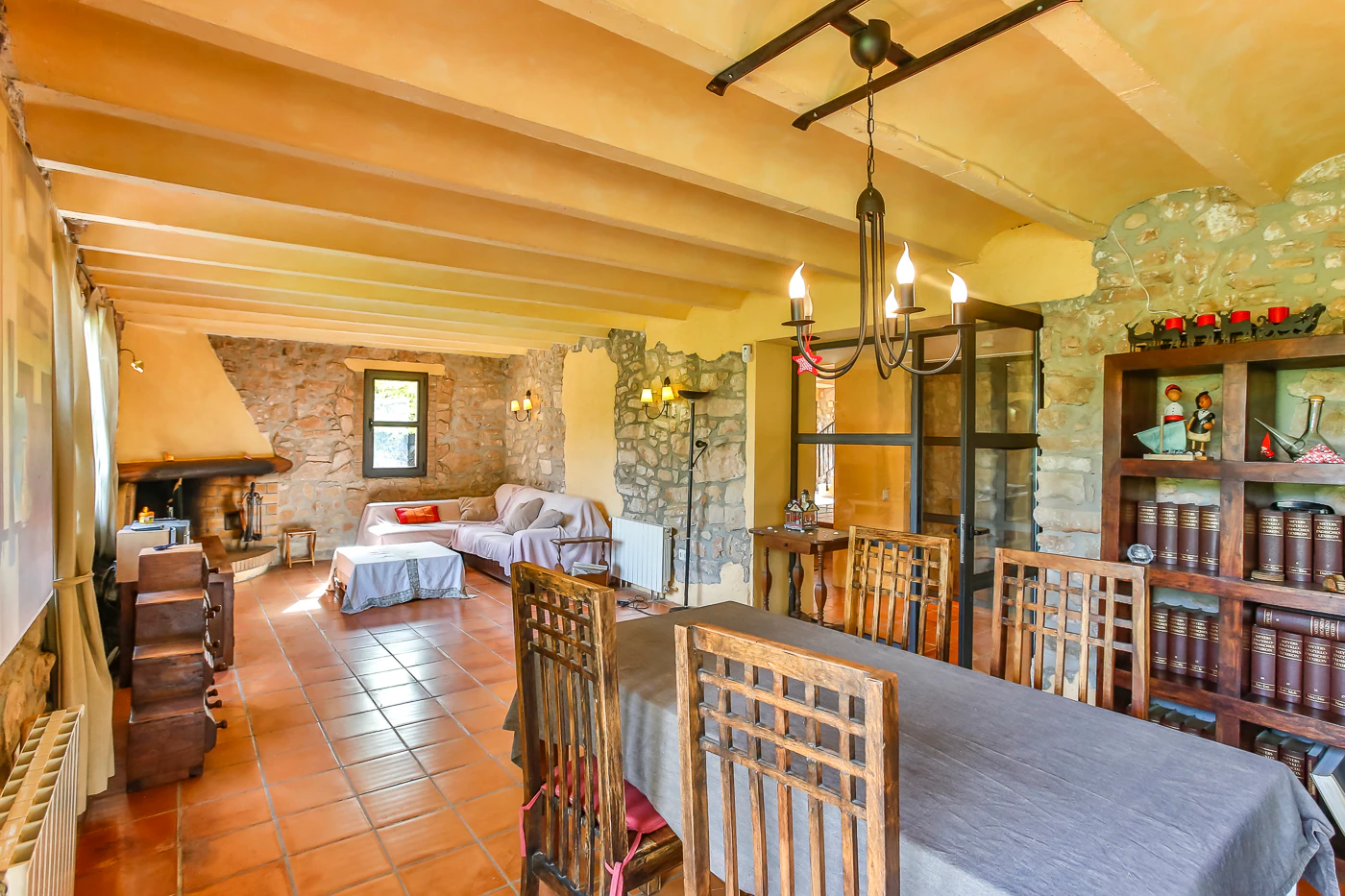 Preciosa masía restaurada con apartamento de invitados