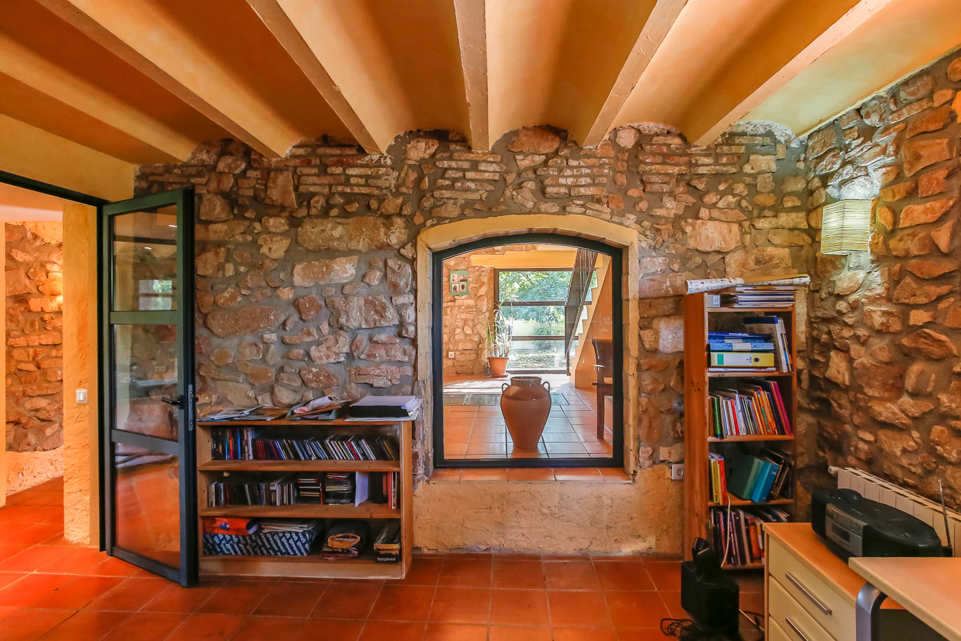 Preciosa masía restaurada con apartamento de invitados