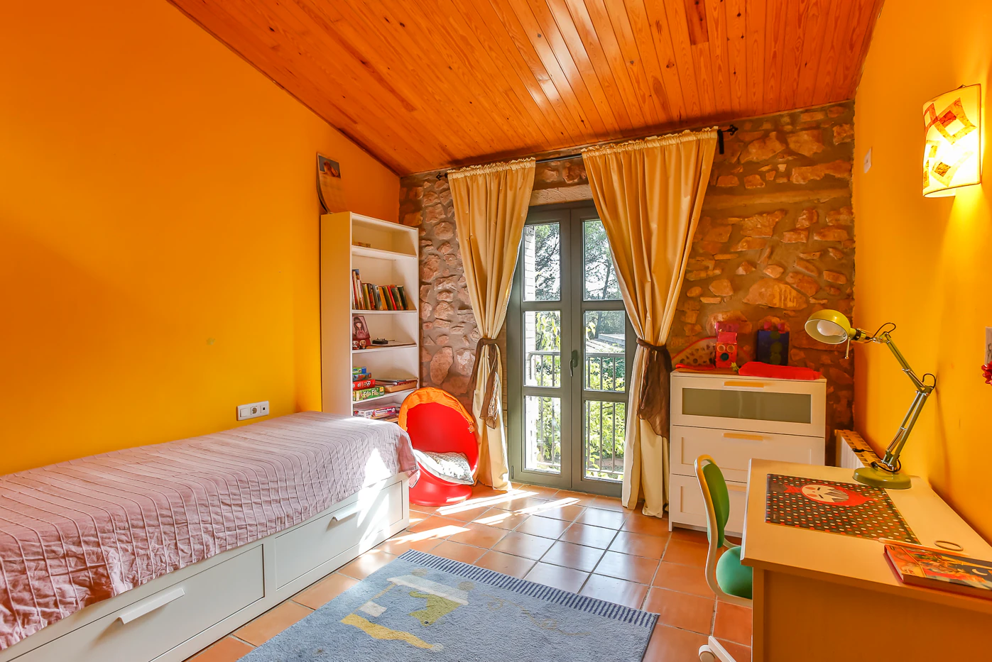 Preciosa masía restaurada con apartamento de invitados