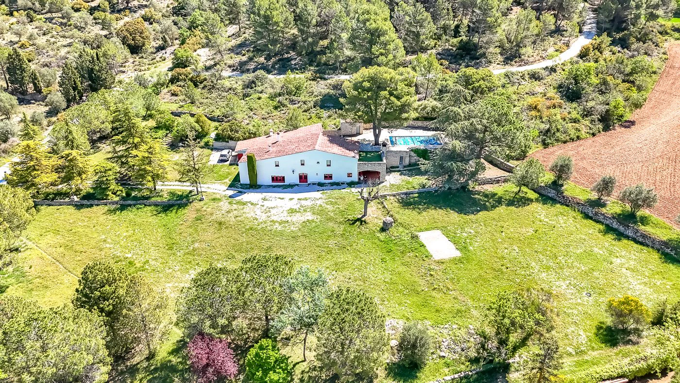 Masía con licencia turística en venta