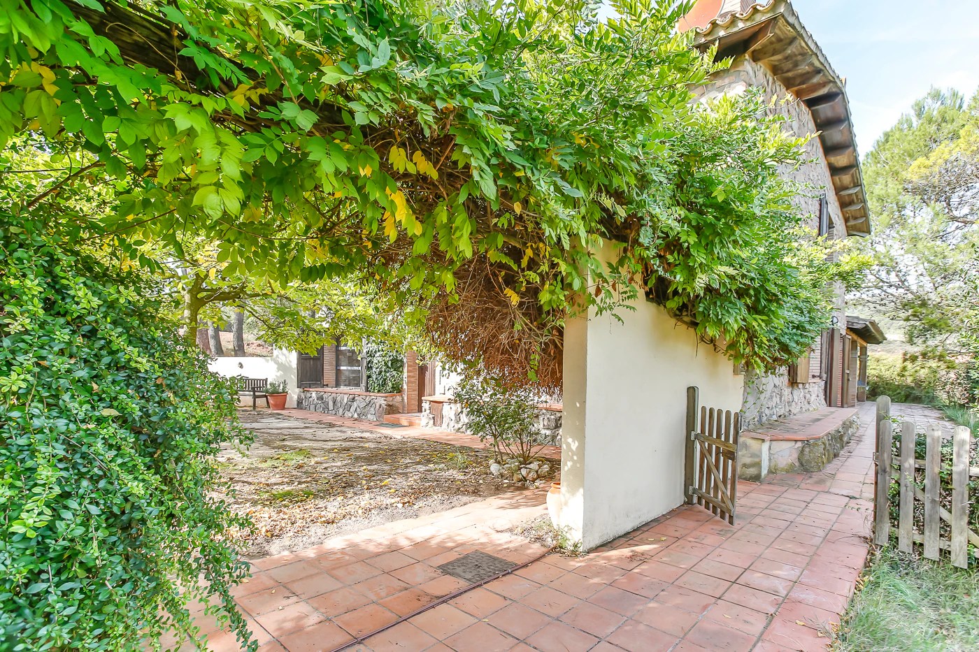 Preciosa masía restaurada con apartamento de invitados