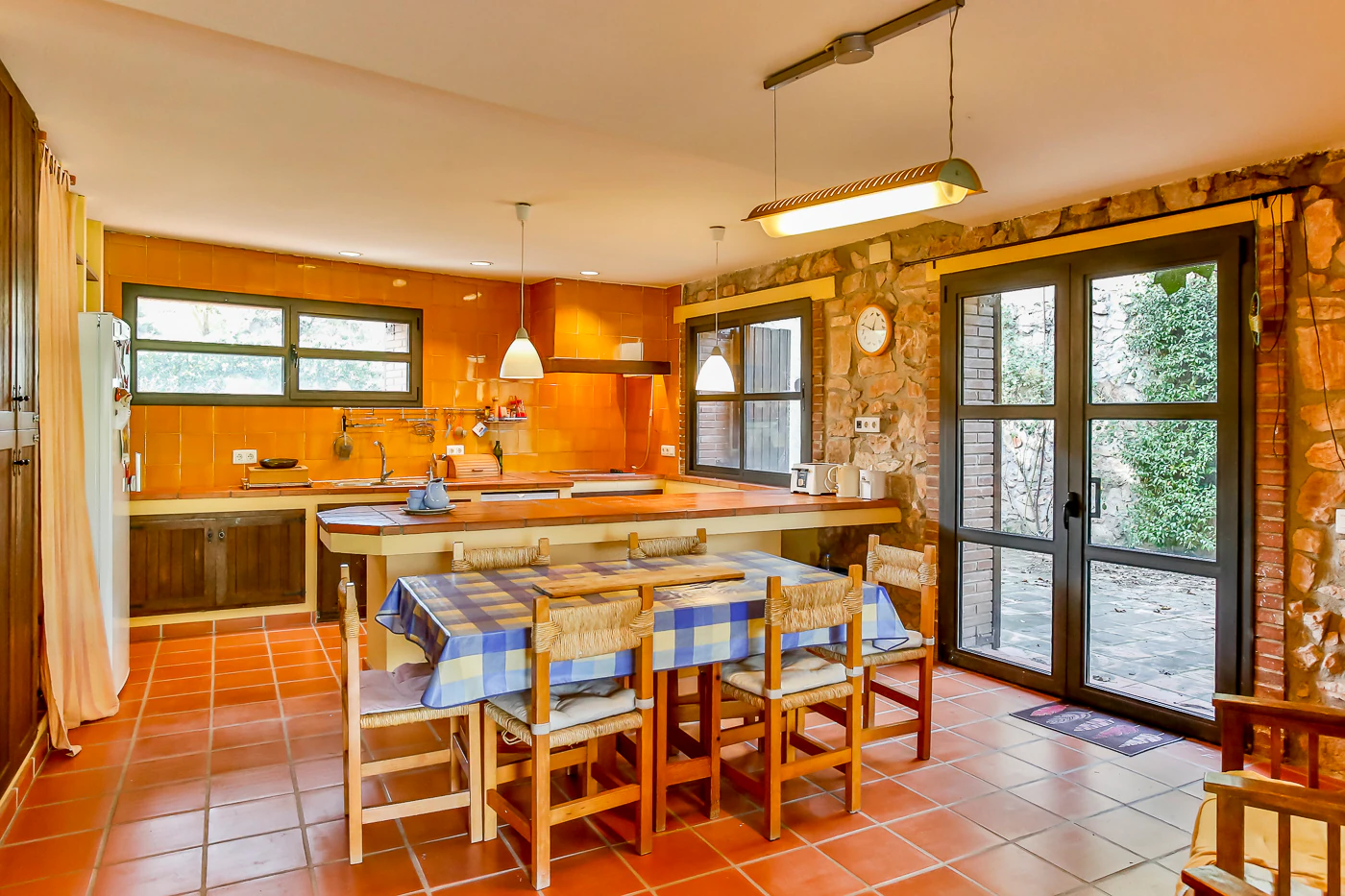 Preciosa masía restaurada con apartamento de invitados