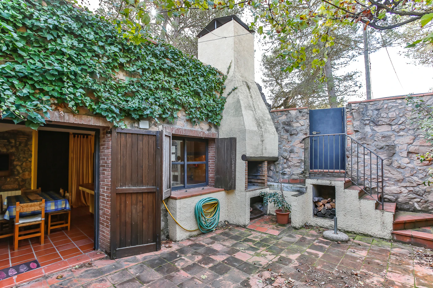 Preciosa masía restaurada con apartamento de invitados