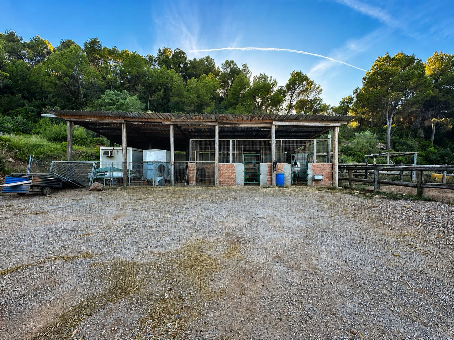 4442 - Finca rústica con caseta y cuadra