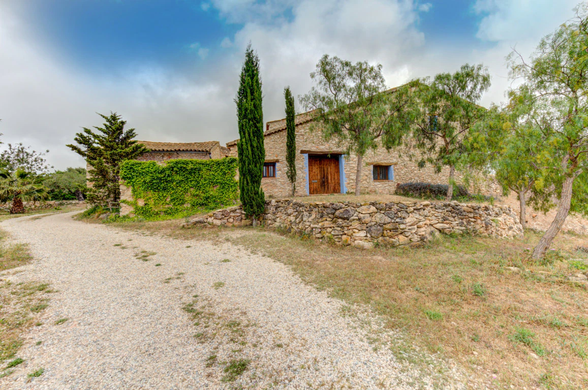 6903 - Preciosa masía en venta cerca de la playa