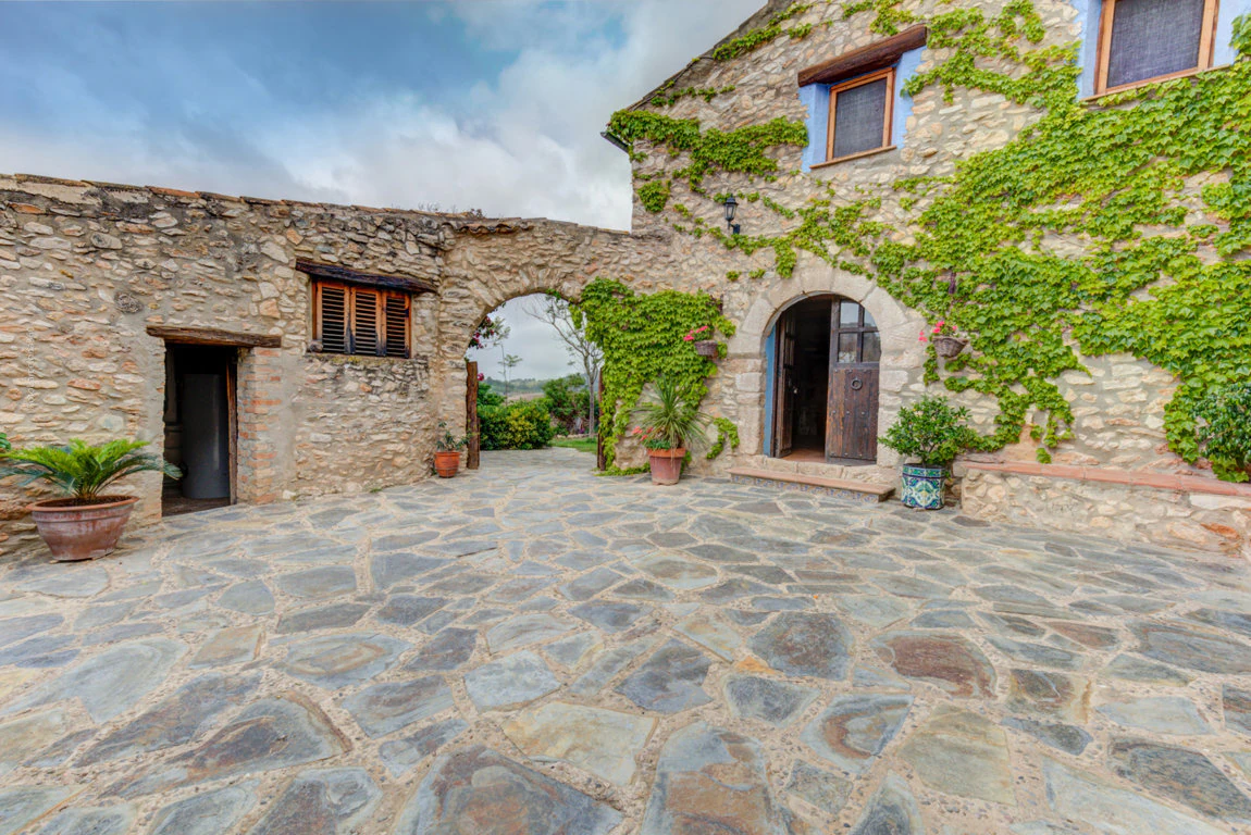 6903 - Preciosa masía en venta cerca de la playa