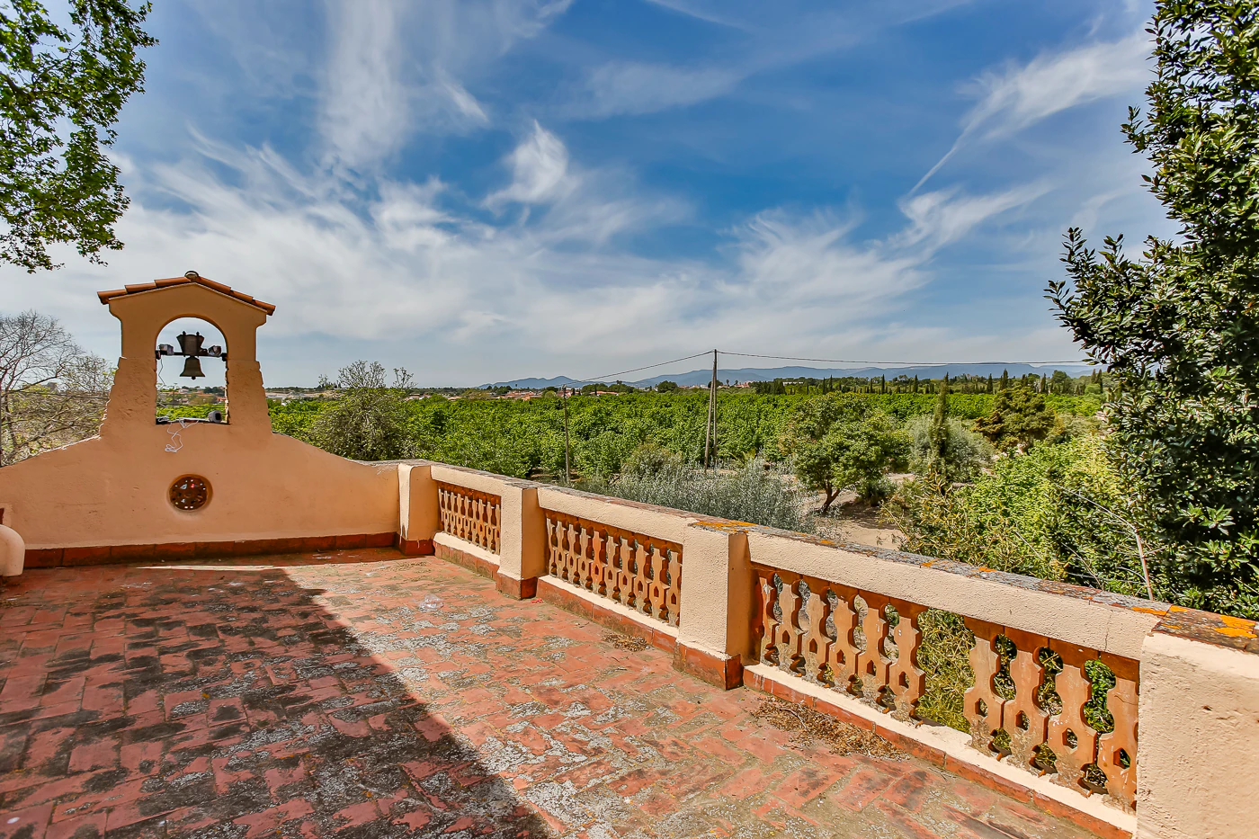 9663 - Espectacular finca rústica con masía estilo indiana