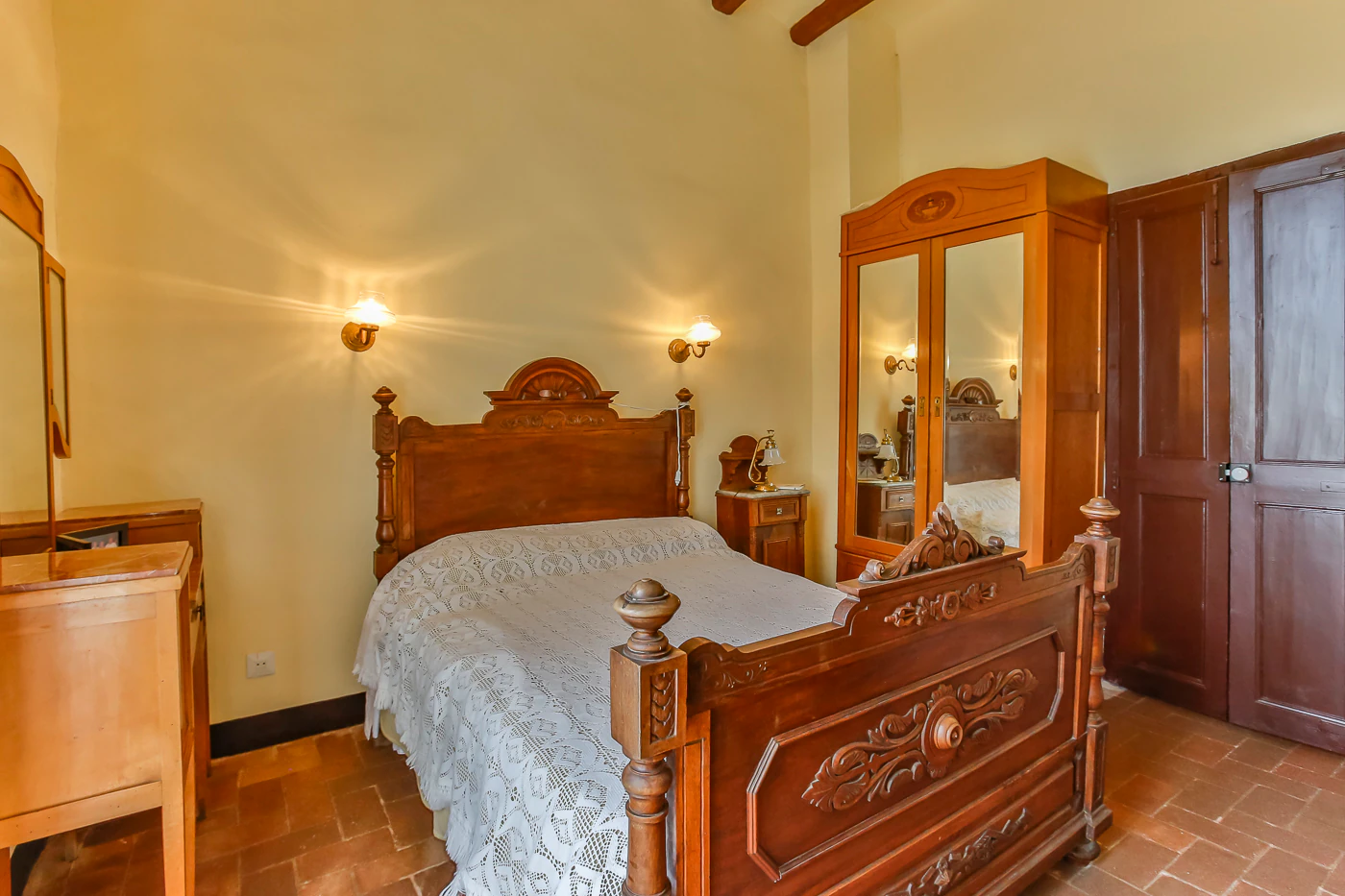 9663 - Espectacular finca rústica con masía estilo indiana