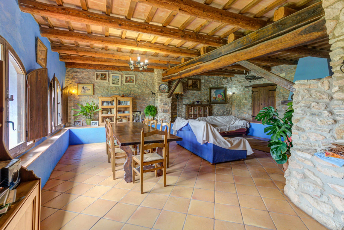 6903 - Preciosa masía en venta cerca de la playa