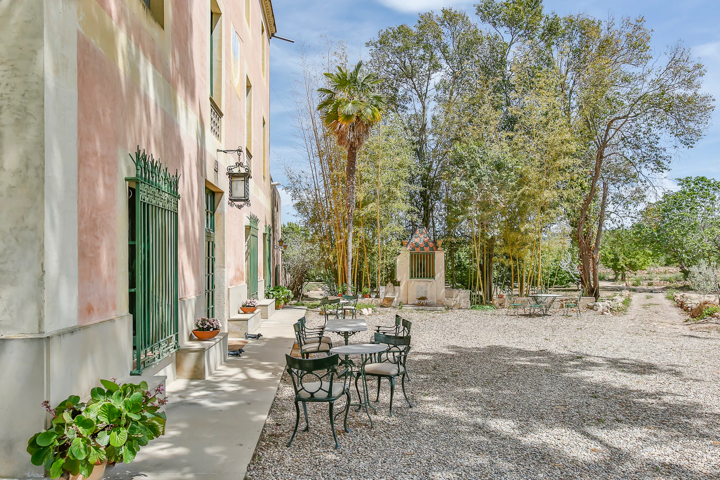 9663 - Espectacular finca rústica con masía estilo indiana