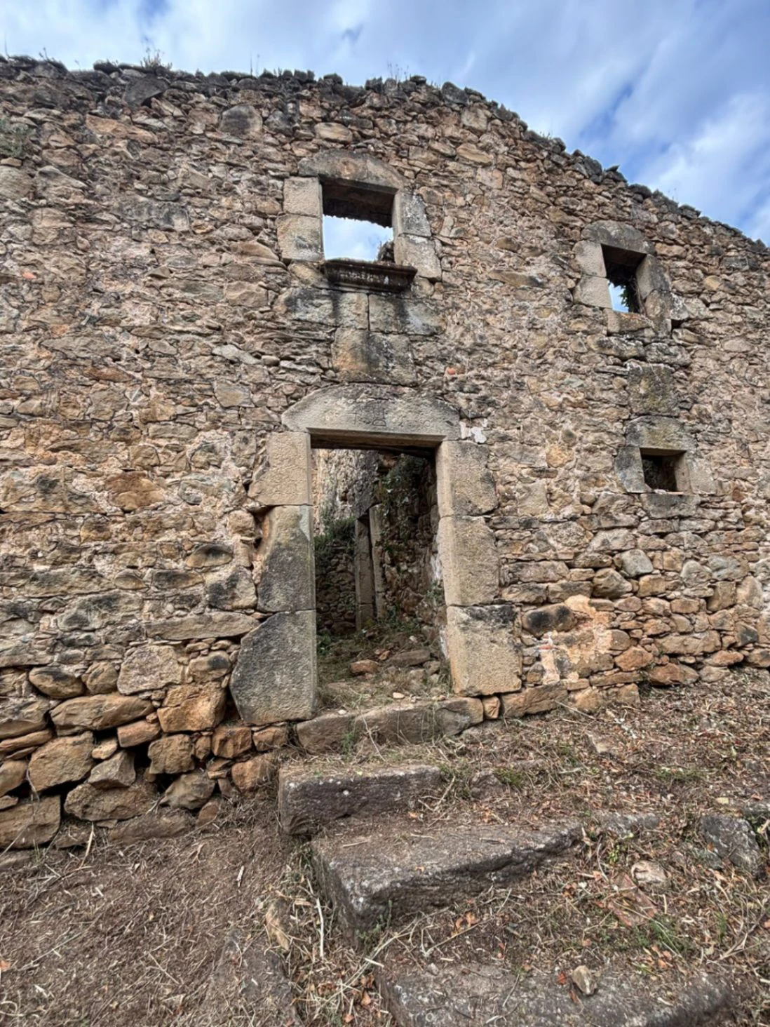 9373 - Ferme à rénover entièrement pour en faire une habitation à Palol de Revardit