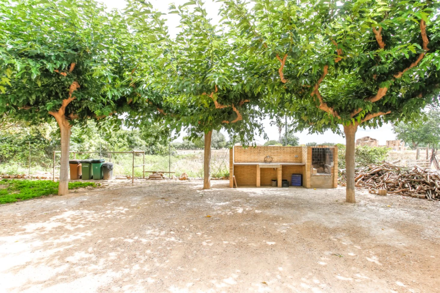 8345 - Masia-Restaurante con 6 habitaciones  en el Delta del Ebro