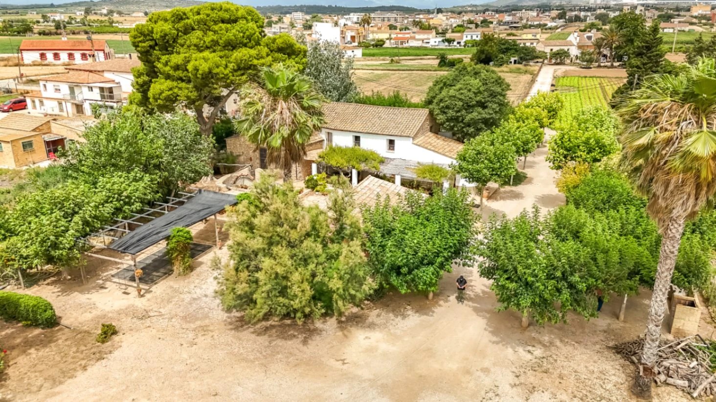 8345 - Masia-Restaurante con 6 habitaciones  en el Delta del Ebro