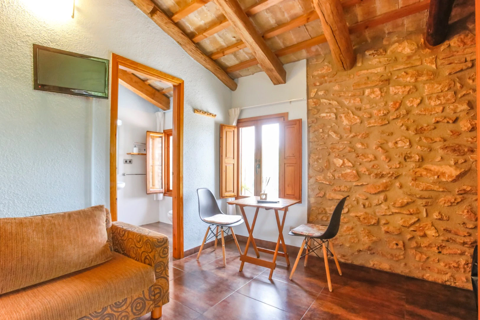 8345 - Masia-Restaurante con 6 habitaciones  en el Delta del Ebro