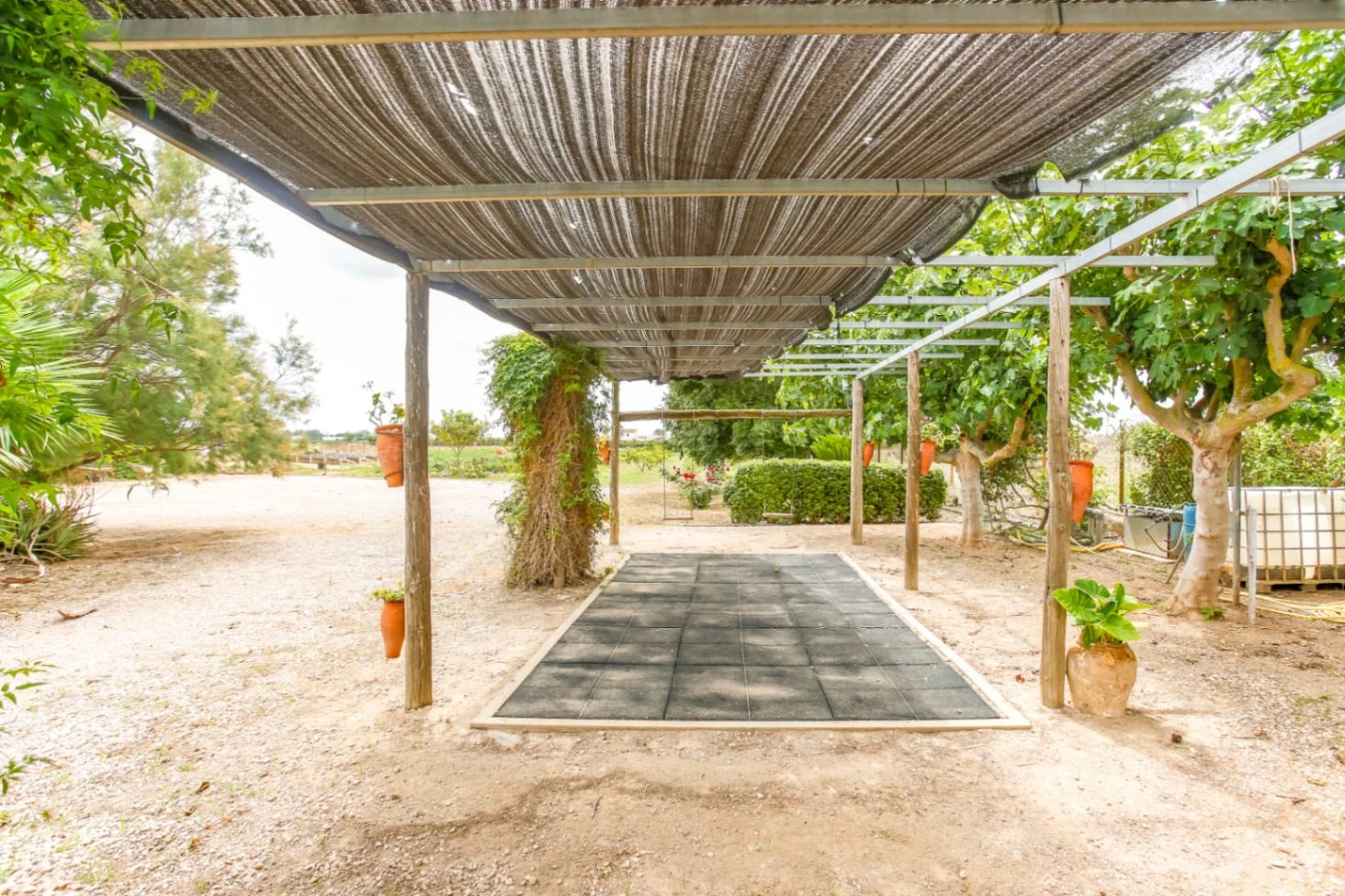8345 - Masia-Restaurante con 6 habitaciones  en el Delta del Ebro