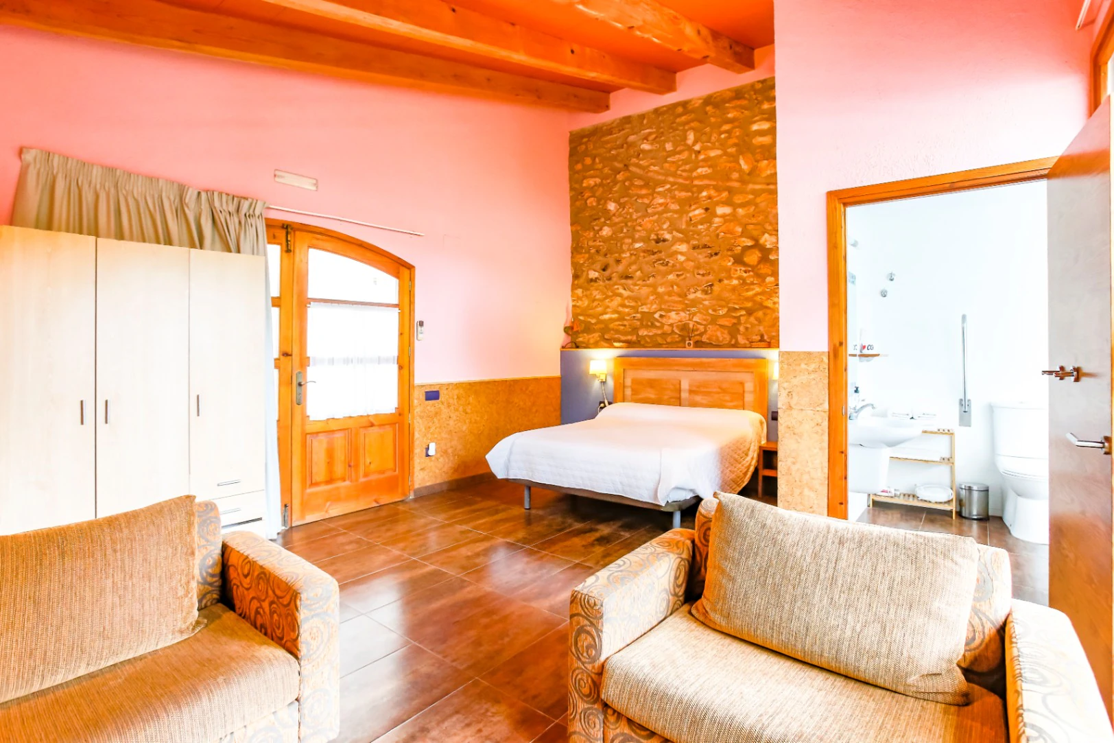 8345 - Masia-Restaurante con 6 habitaciones  en el Delta del Ebro