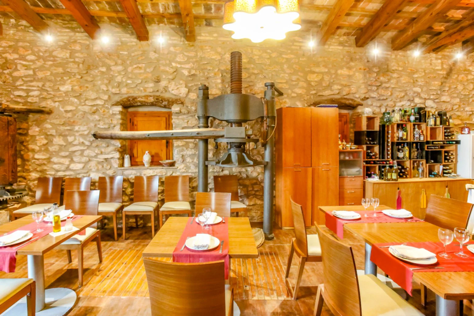8345 - Masia-Restaurante con 6 habitaciones  en el Delta del Ebro