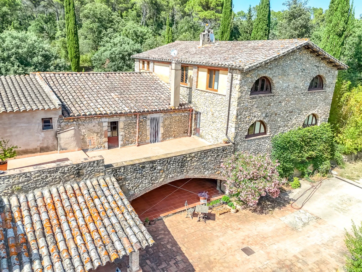6352 - Masía con varias edificaciones en Sant Martí Vell