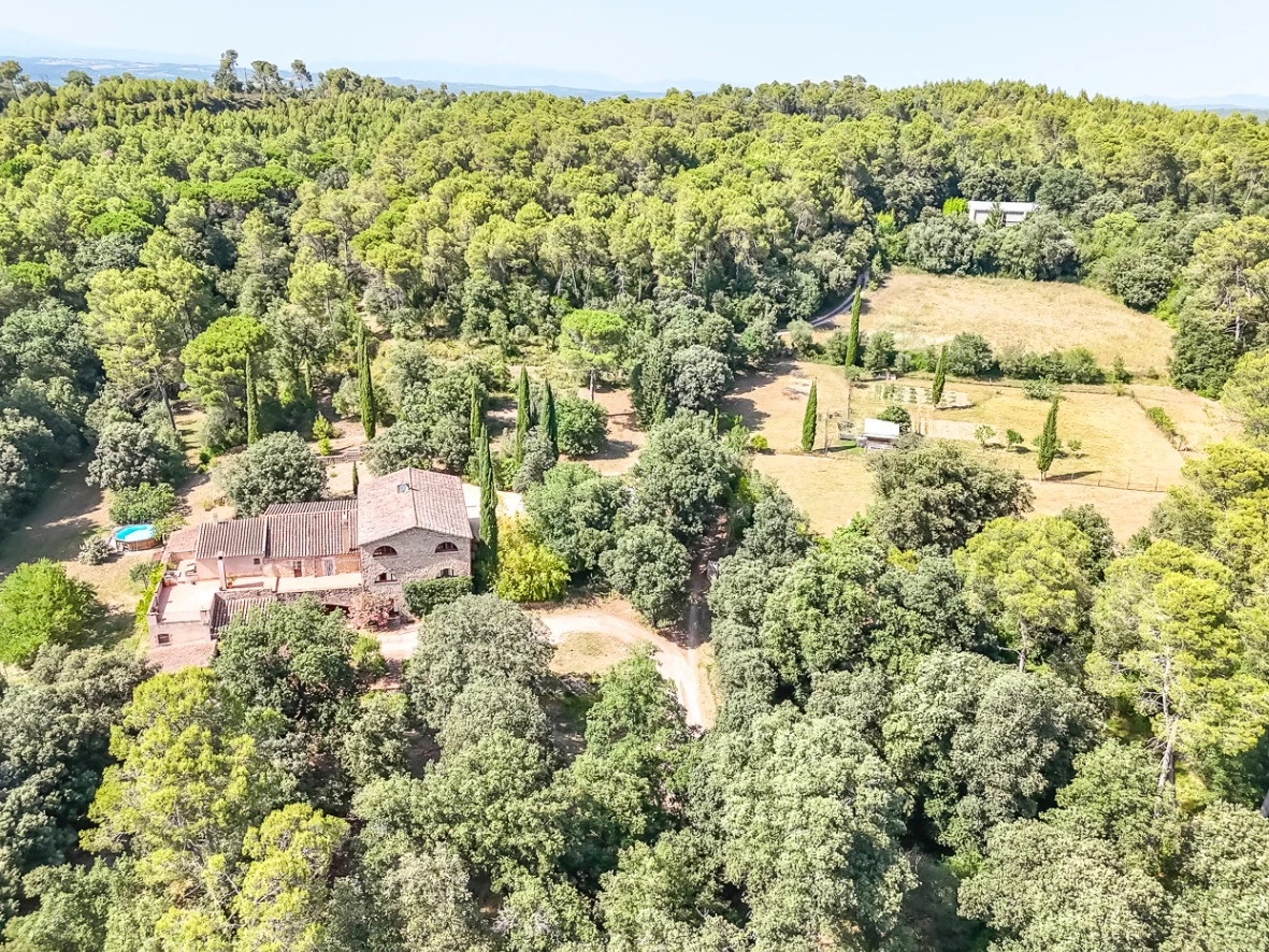 6352 - Masía con varias edificaciones en Sant Martí Vell