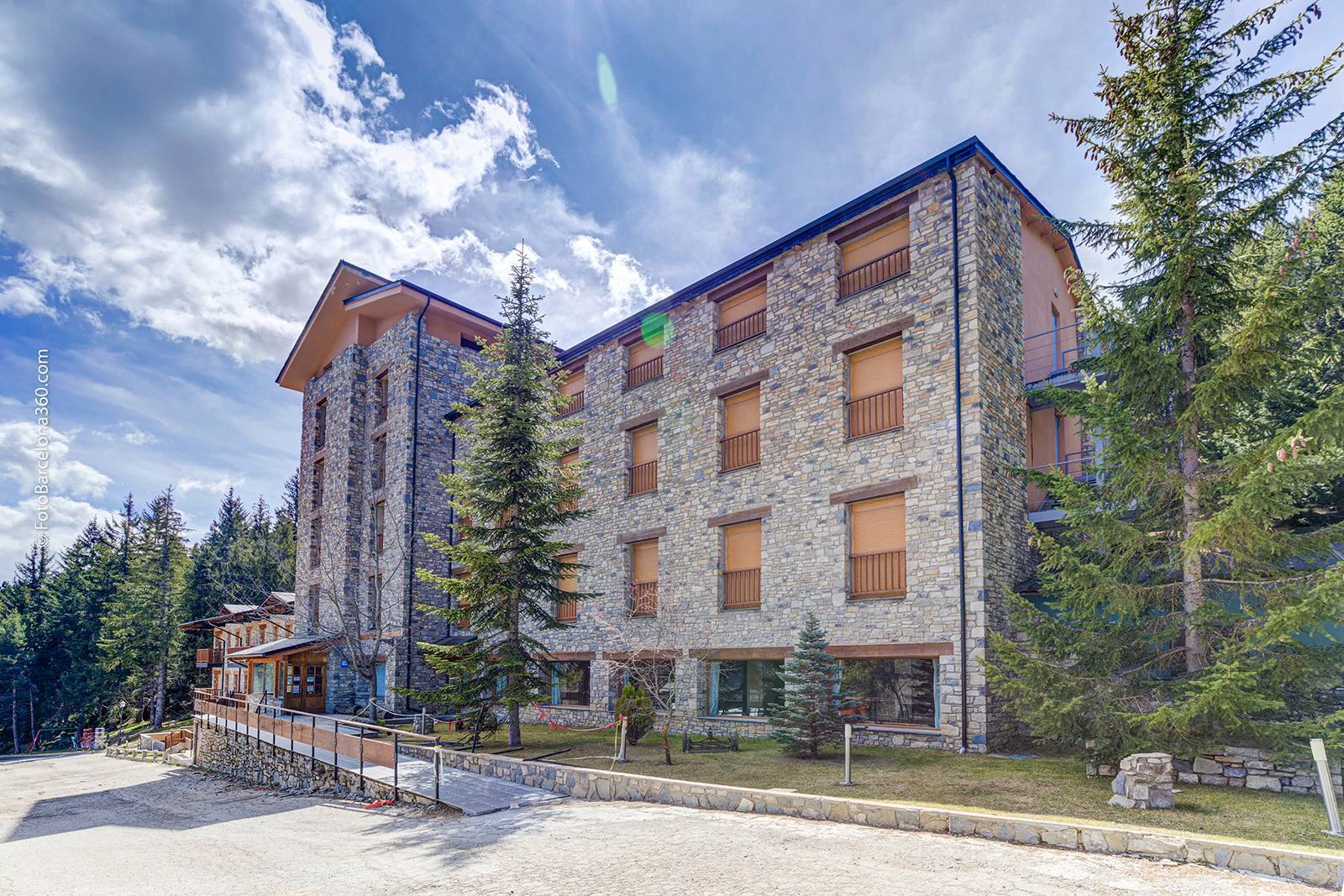 1246 - Hotel en La Molina. Totalmente equipado