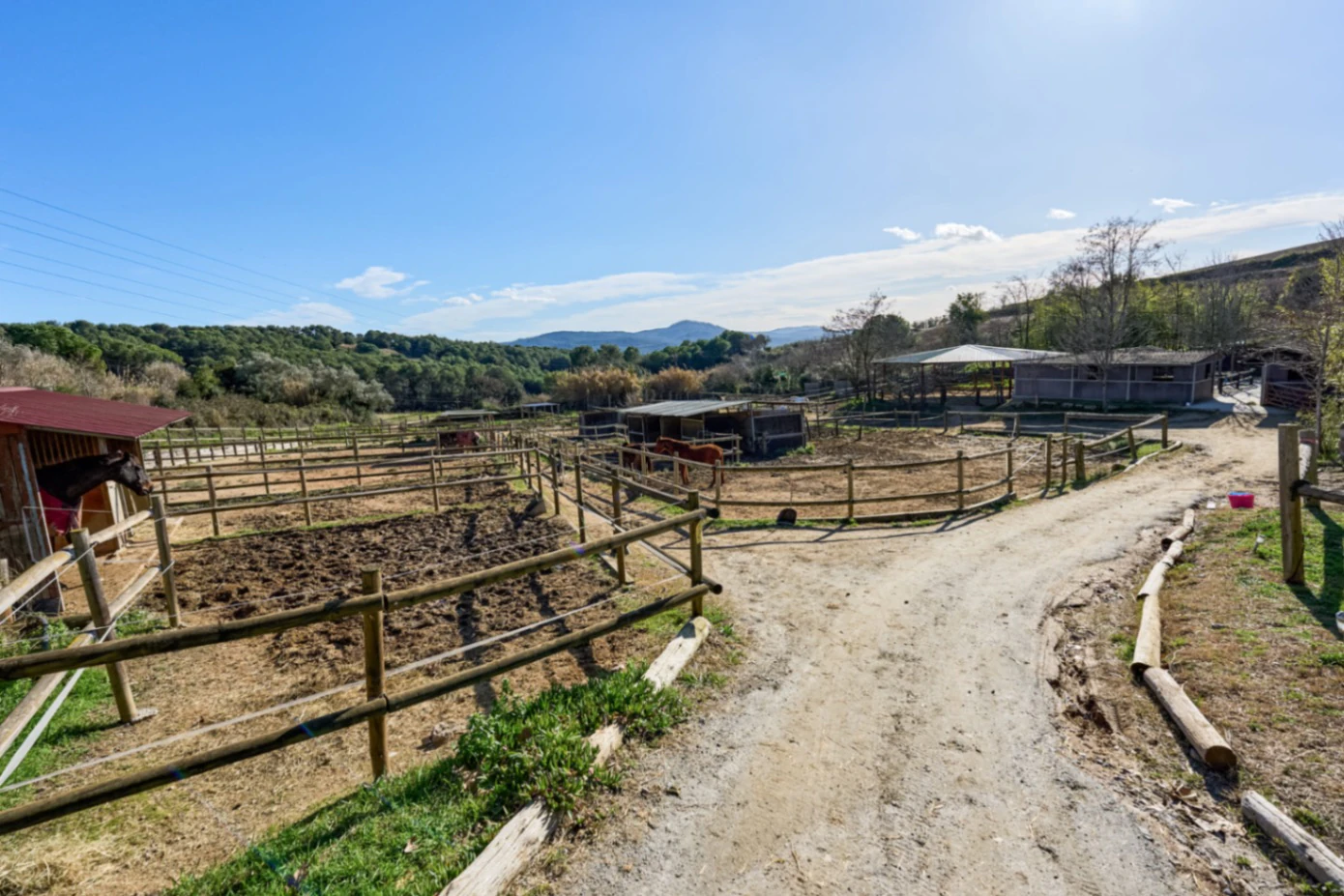 En venta magnífica hípica particular con vivienda en el Vallés